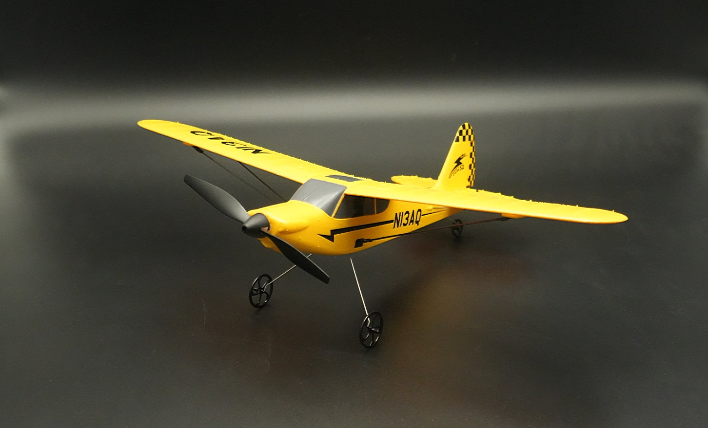 3  Channels Airplanes-EXHOBBY